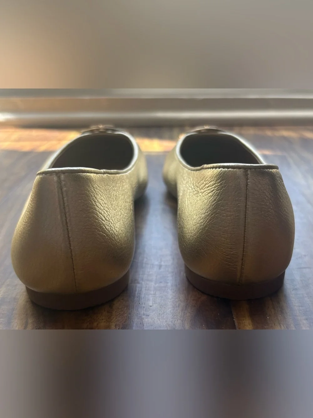 NWOB Tory Burch Claire Gold Metallic leather ballet flats Women’s size 5